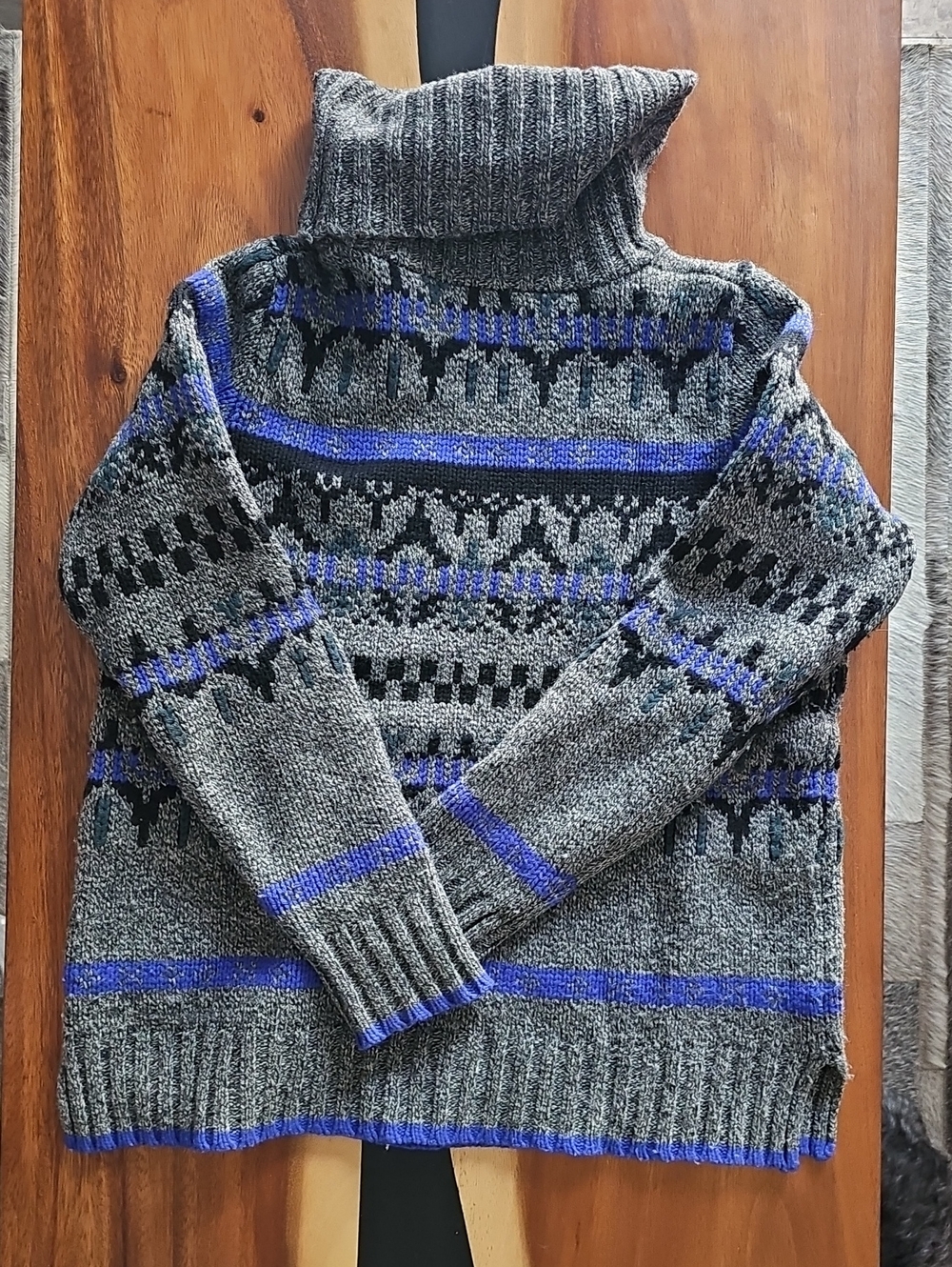 100% Wool Madewell Gray Turtleneck Sweater with Blue Accents. Sz M